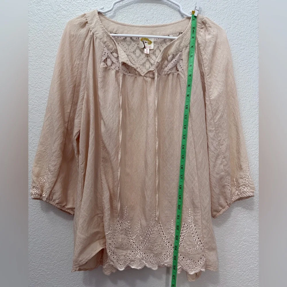 Fig and Flower Beige Lace Crochet 3/4 sleeve Blouse Women’s Size Large - Picture 9 of 10